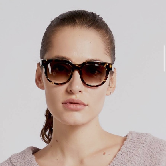 Balenciaga sunglasses tortoise and gold, square/cat eye shape - Picture 4 of 6